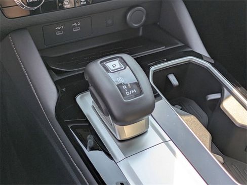 New 2025 Mitsubishi Outlander SE image 23