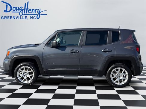 Used 2023 Jeep Renegade Latitude image 2