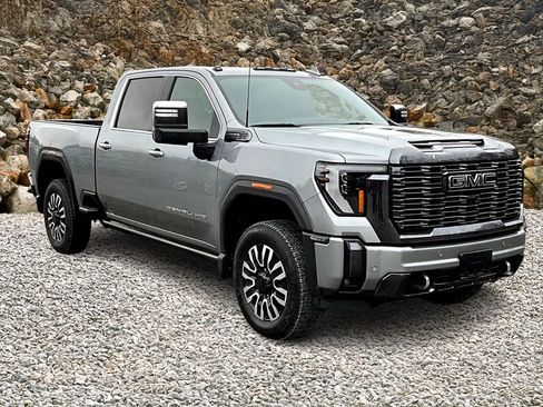 Used 2024 GMC Sierra 2500 Denali Ultimate image 9