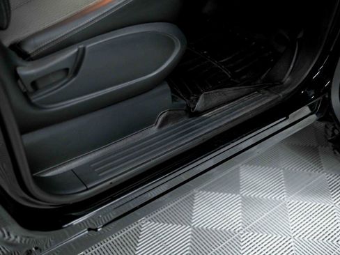 Used 2017 Nissan Titan S image 53