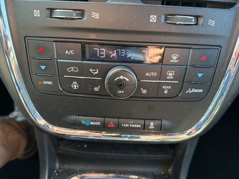 Used 2018 Dodge Grand Caravan GT image 29