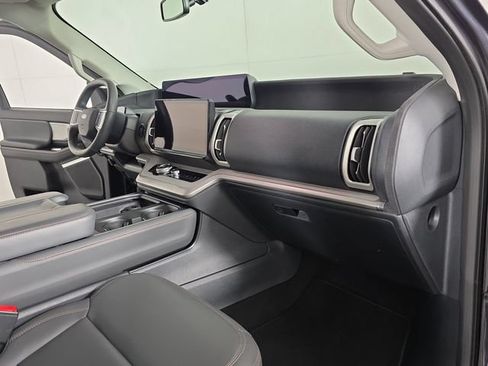 Certified 2025 Ford Expedition Active AWD/4WD image 30
