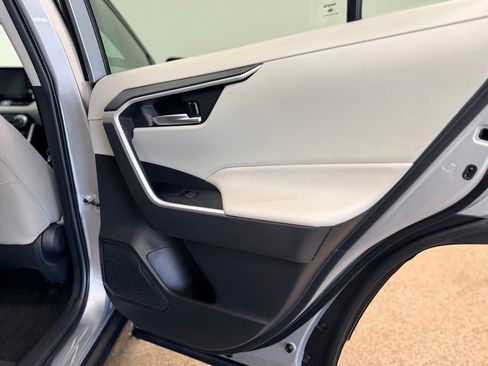 Used 2022 Toyota RAV4 XLE w/ Convenience Package AWD/4WD image 22