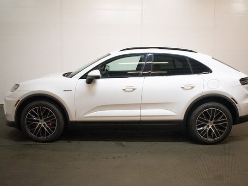 Used 2025 Porsche Macan 4S Electric image 2