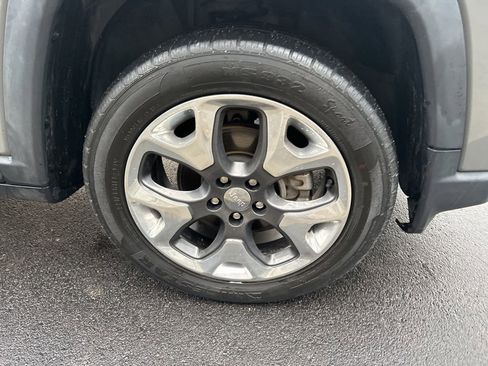 Used 2019 Jeep Compass Limited AWD/4WD image 5