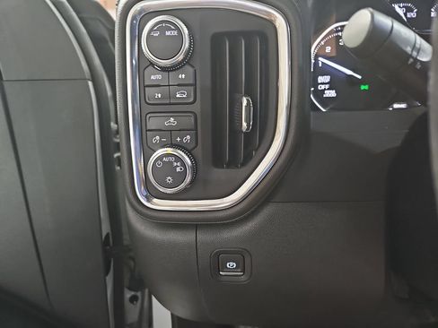Certified 2020 GMC Sierra 1500 SLE w/ SLE Value Package AWD/4WD image 30