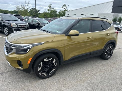 Certified 2024 Kia Seltos SX w/ SX Sunroof Package AWD/4WD image 3