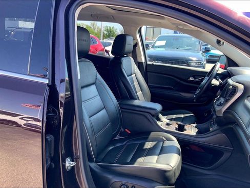 Used 2021 GMC Acadia Denali w/ Denali Ultimate Package AWD/4WD image 7