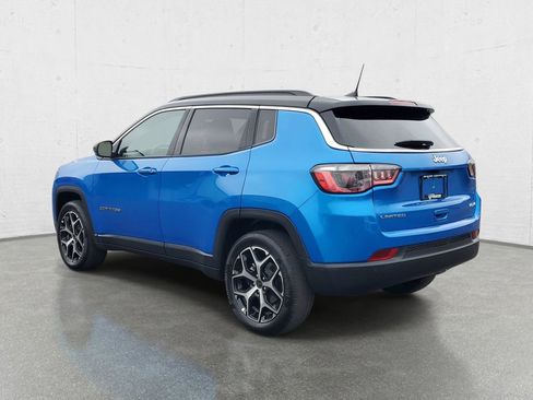 Used 2025 Jeep Compass Limited AWD/4WD image 5