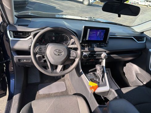 Used 2024 Toyota RAV4 XLE FWD image 24