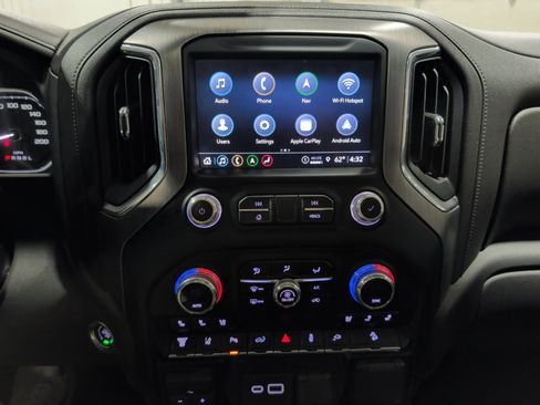 Used 2023 GMC Sierra 2500 Denali AWD/4WD image 11