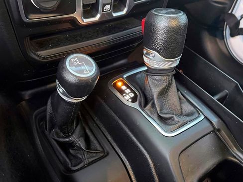 Used 2020 Jeep Wrangler Unlimited Sport image 22