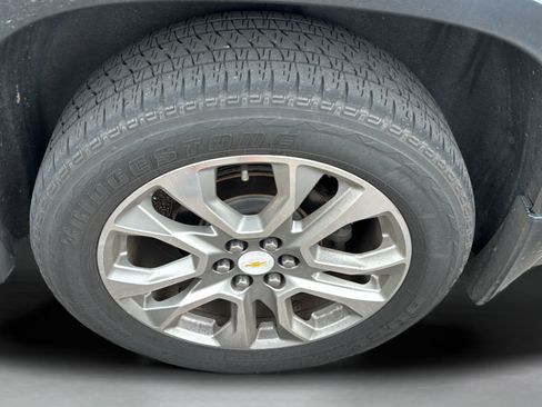 Used 2018 Chevrolet Traverse Premier w/ Driver Confidence II Package FWD image 14