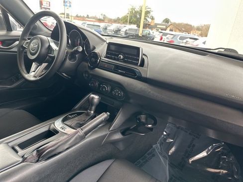 Used 2017 MAZDA MX-5 Miata Sport image 13