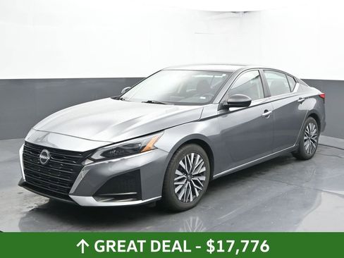 Used 2024 Nissan Altima 2.5 SV image 7
