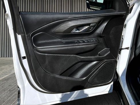 Used 2022 GMC Terrain SLE image 23