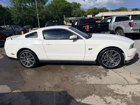 Used 2010 Ford Mustang GT RWD image 4