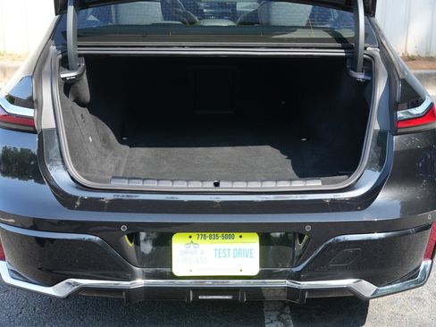 Used 2023 BMW i7 xDrive60 w/ Executive Package 2 AWD/4WD image 10