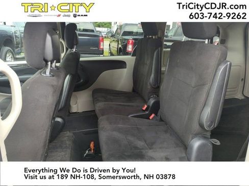 Used 2012 Dodge Grand Caravan SXT image 29