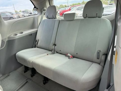 Used 2011 Toyota Sienna FWD image 15