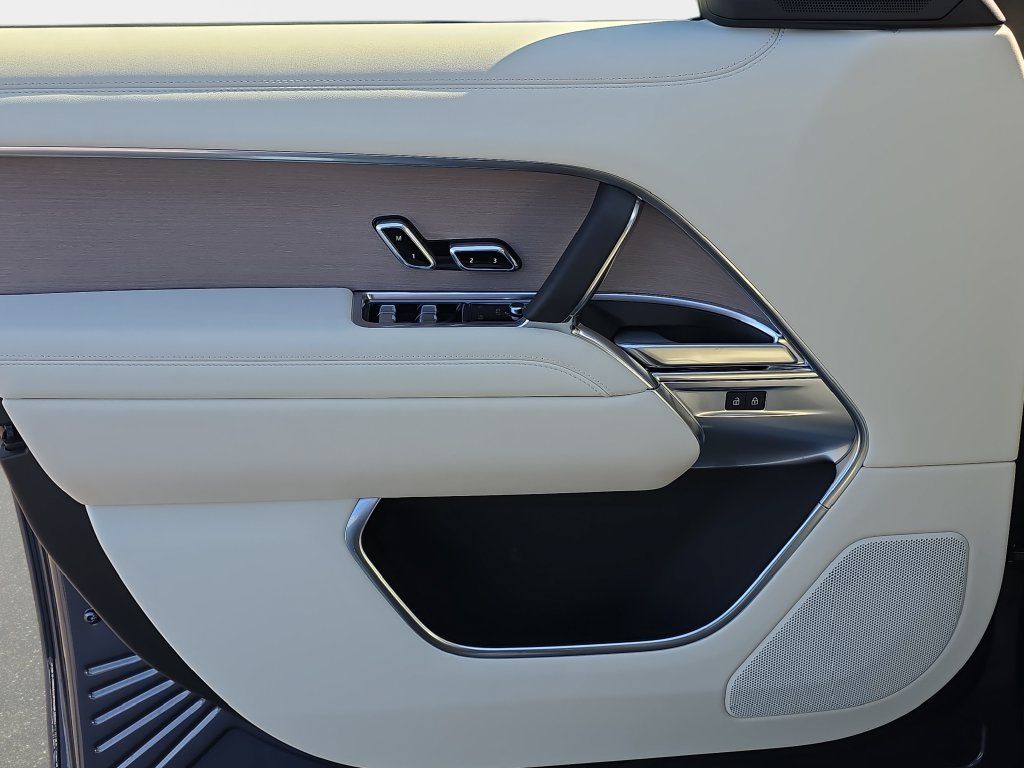 New 2026 Land Rover Range Rover SE AWD/4WD image 28