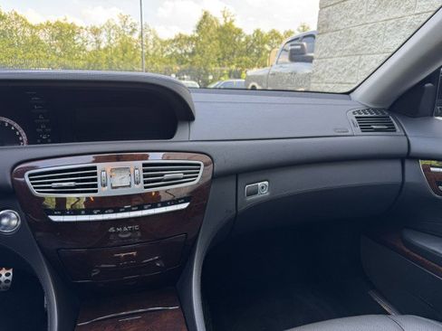 Used 2014 Mercedes-Benz CL 550 4MATIC w/ Sport Package image 33