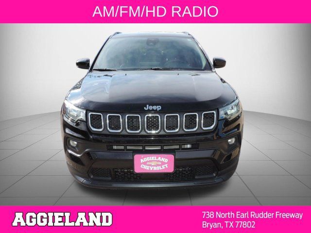 Used 2023 Jeep Compass Latitude AWD/4WD image 9