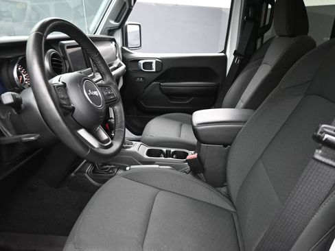 Used 2023 Jeep Gladiator Sport AWD/4WD image 16