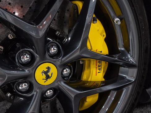 Used 2025 Ferrari Roma Spider image 28