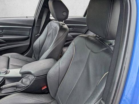 Used 2018 BMW 340i Sedan w/ Executive Package image 12