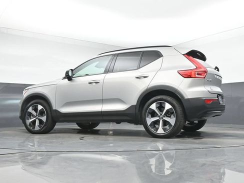 Used 2024 Volvo XC40 B5 Plus AWD/4WD image 14