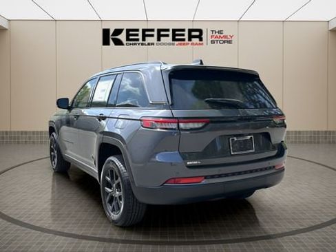 New 2026 Jeep Grand Cherokee Altitude image 3