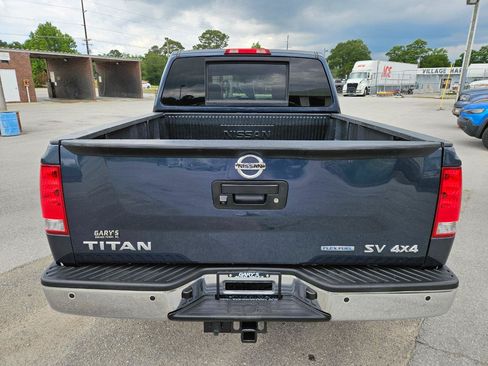 Used 2015 Nissan Titan SV w/ SV Value Truck Package AWD/4WD image 5