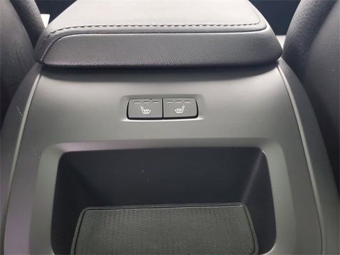 Certified 2025 Volvo V60 B5 Cross Country Plus image 32