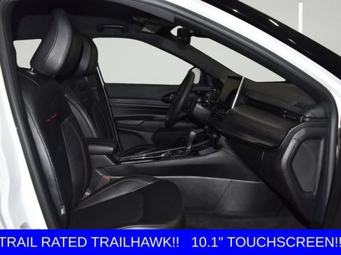 Used 2025 Jeep Compass Trailhawk AWD/4WD image 13