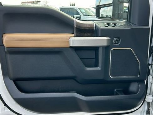 Certified 2022 Ford F250 Lariat w/ Lariat Ultimate Package image 16