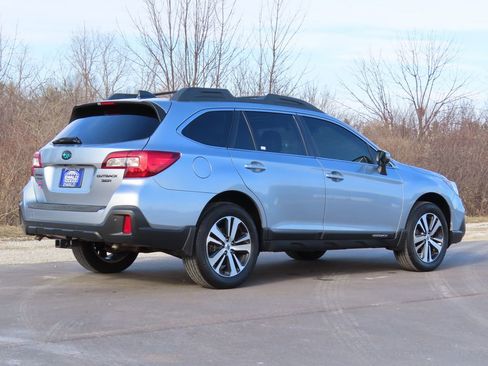 Used 2019 Subaru Outback 3.6R Limited w/ Popular Package #2 image 3