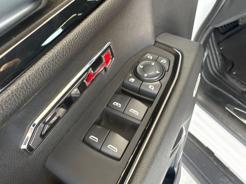 Used 2024 GMC Sierra 1500 AT4 w/ Technology Package AWD/4WD image 11