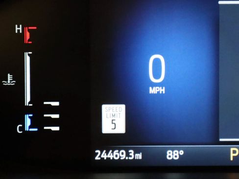 Used 2023 Ford Escape ST-Line w/ Tech Pack #1 FWD image 8
