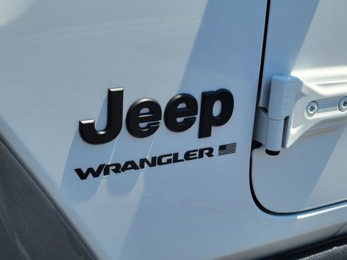 Used 2025 Jeep Wrangler Unlimited Sport AWD/4WD image 23