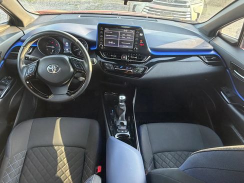 Used 2022 Toyota C-HR XLE FWD image 30