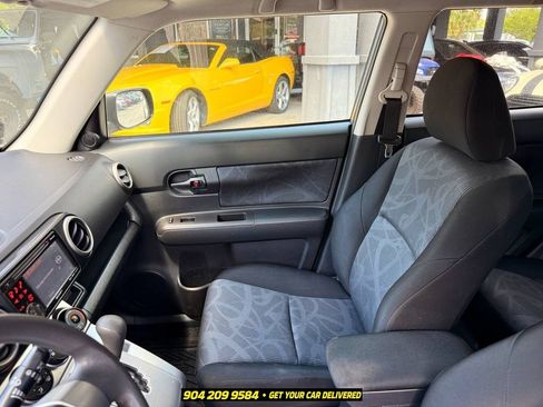 Used 2012 Scion xB FWD image 23