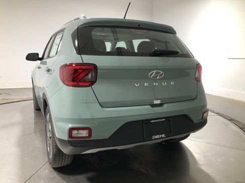 New 2026 Hyundai Venue SEL FWD image 5