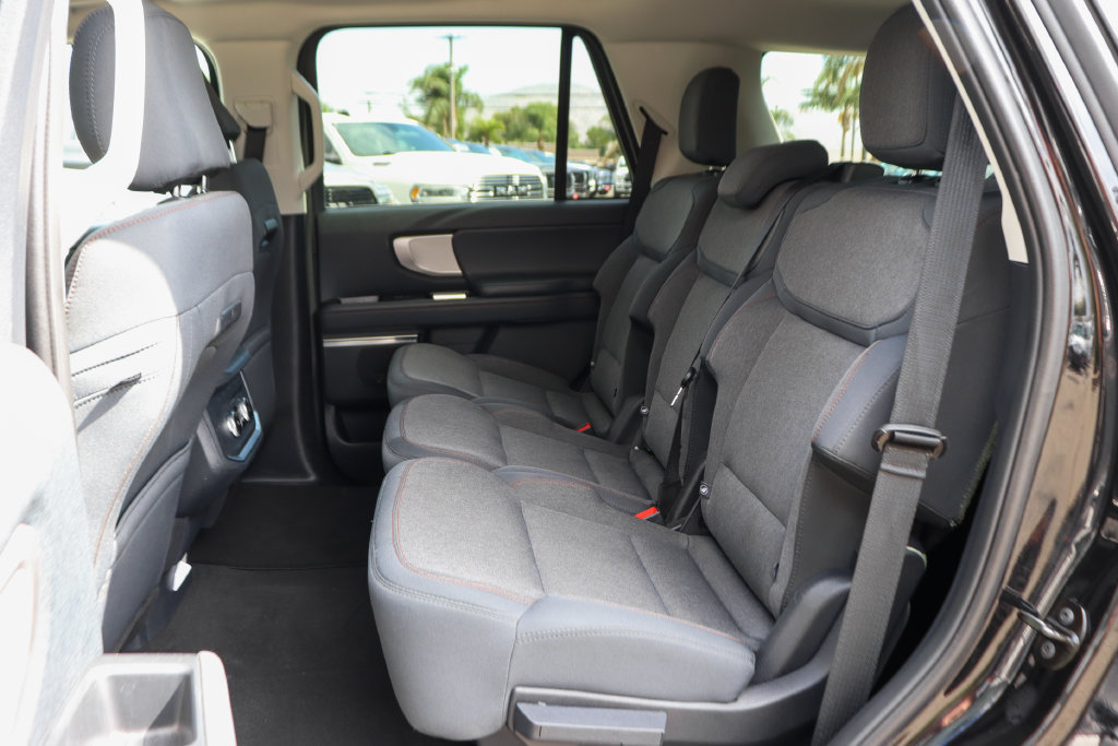 Used 2025 Ford Expedition Active AWD/4WD image 39