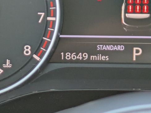 Certified 2025 Nissan Pathfinder SV image 34