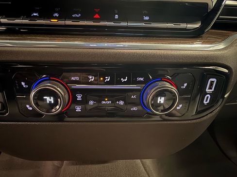 Used 2025 Chevrolet Silverado 1500 LT image 24