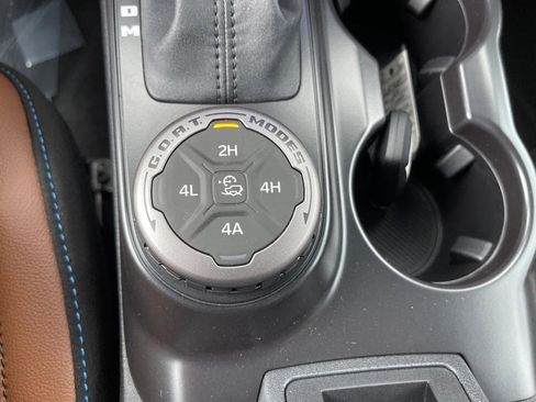 New 2024 Ford Bronco Outer Banks w/ Sasquatch Package image 37