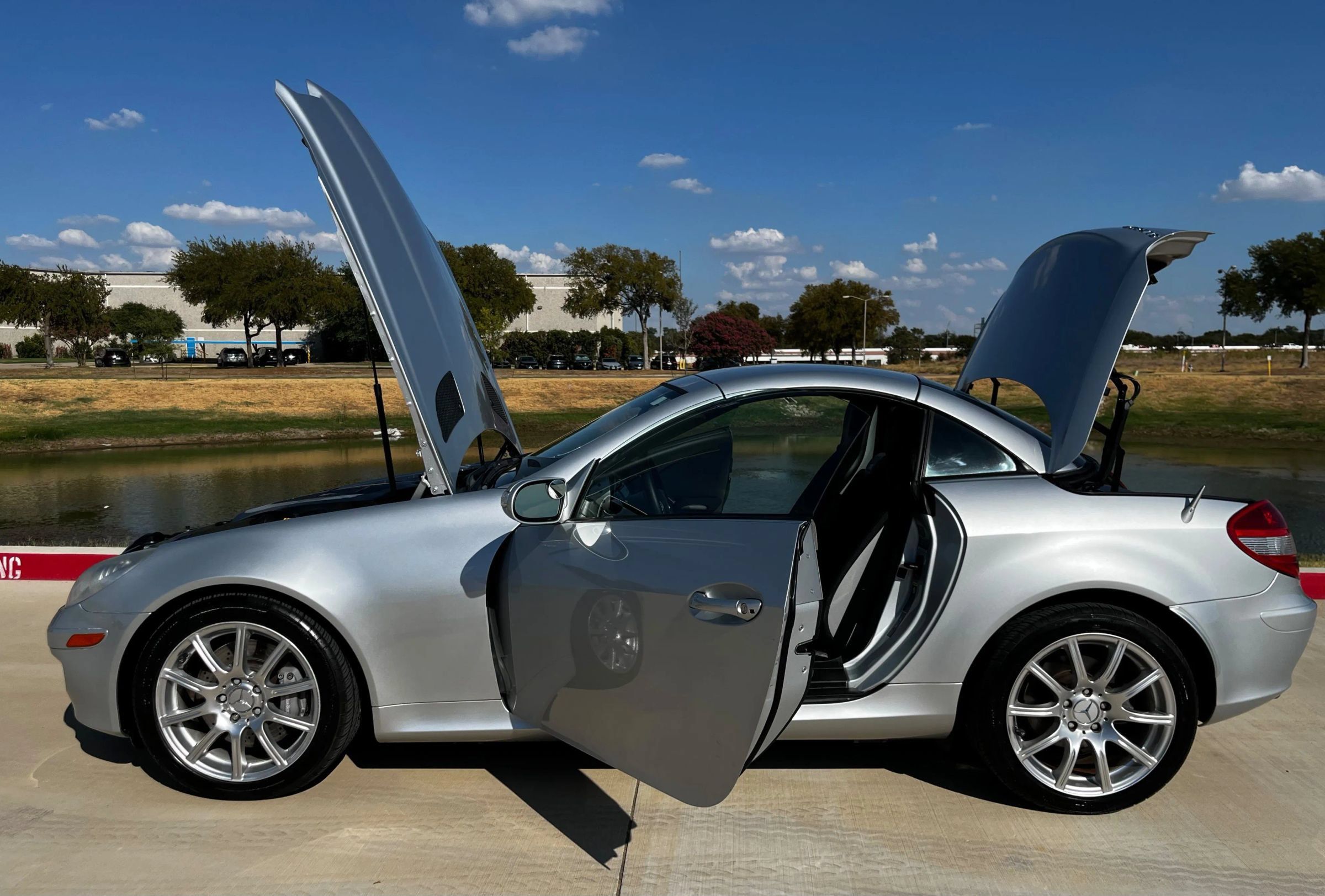 Used 2005 Mercedes-Benz SLK 350 image 19