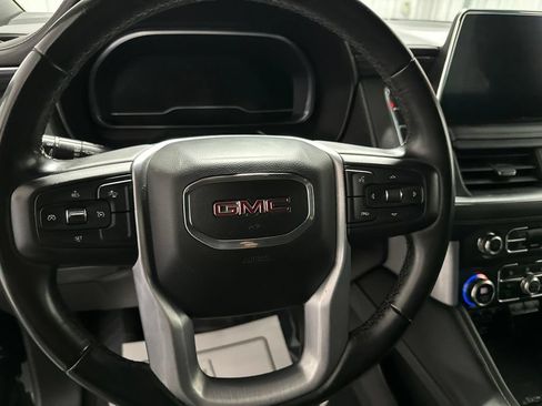 Used 2023 GMC Yukon SLT AWD/4WD image 17