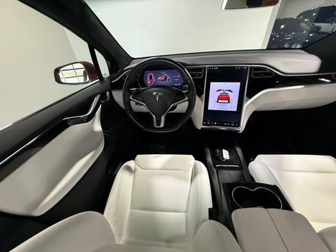 Used 2018 Tesla Model X 75D AWD/4WD image 27